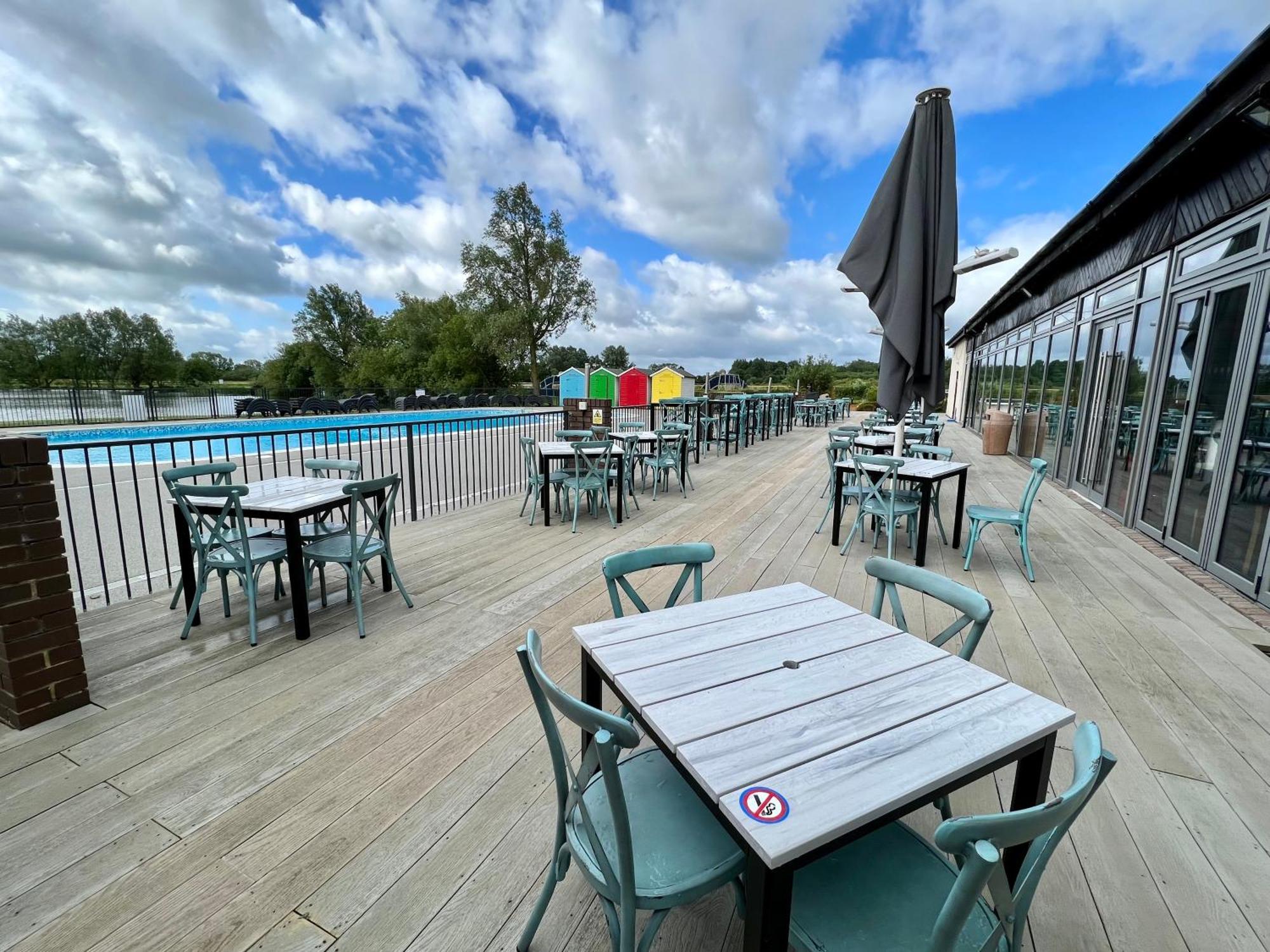 Reeds View Holiday Lodge South Cerney Eksteriør billede
