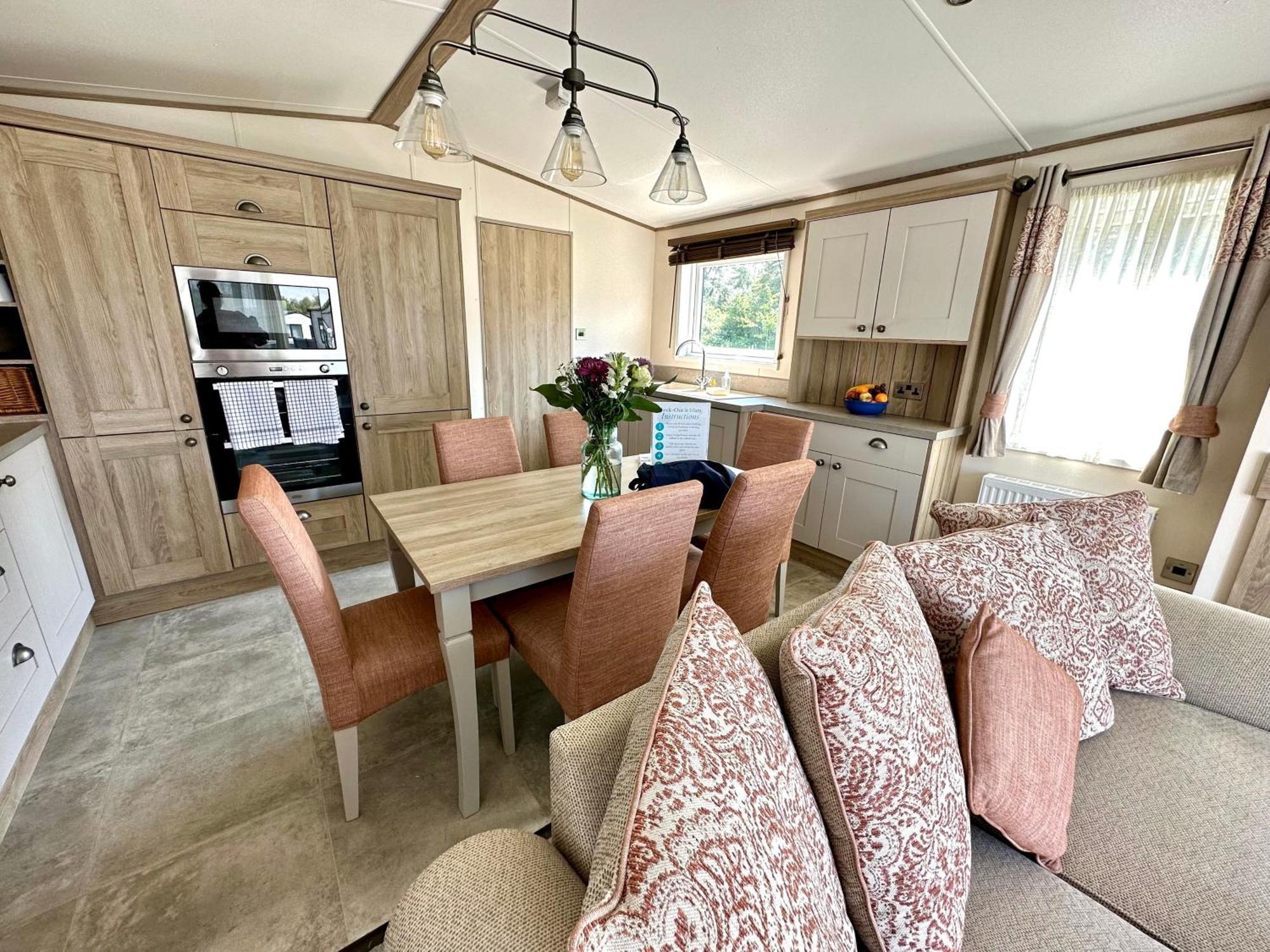 Reeds View Holiday Lodge South Cerney Eksteriør billede